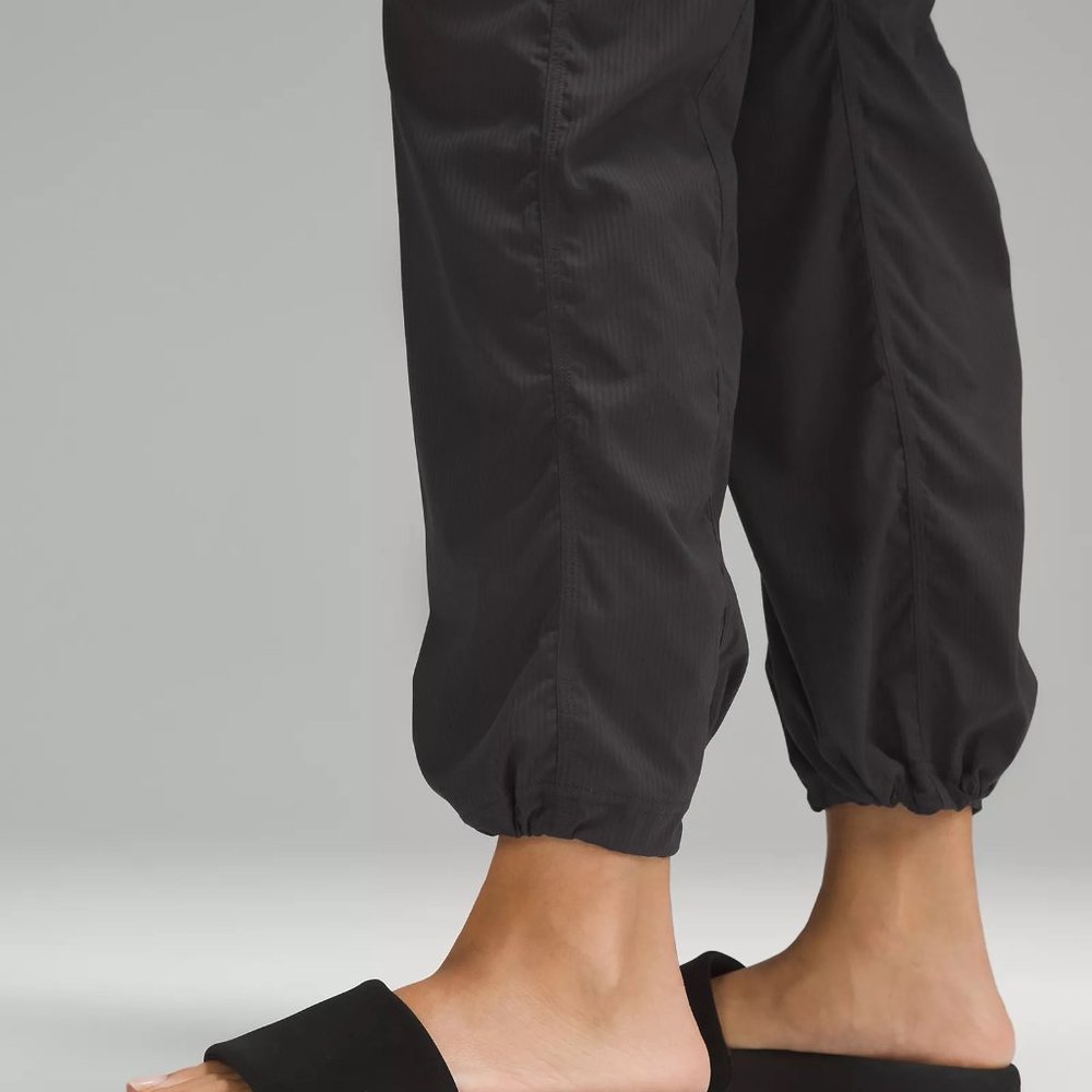 Lululemon Dance Studio Midrise Pant Short